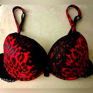New look Beautiful Red & black leopard print Satin push up.